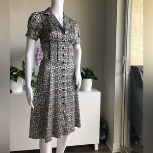 BEBE silk print dress XS black /white